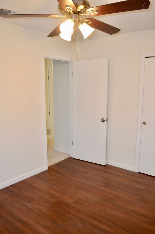 Building Photo - Remodeled 3 bed 2 bath home off Nacogdoches!