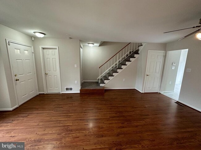 Building Photo - 7822 Brookview Ct