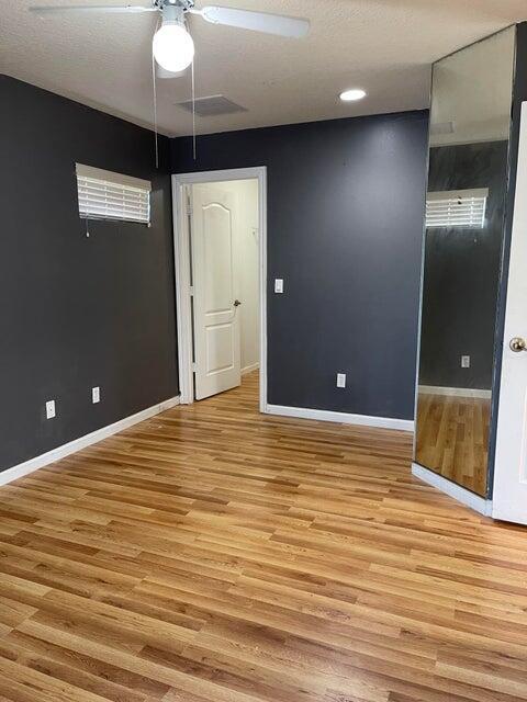 Building Photo - 2202 SW Crocus Ln