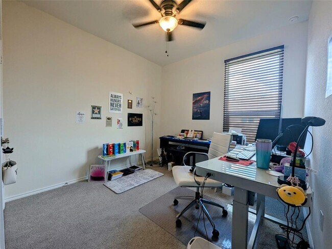 Building Photo - 8100 Philbrook Dr