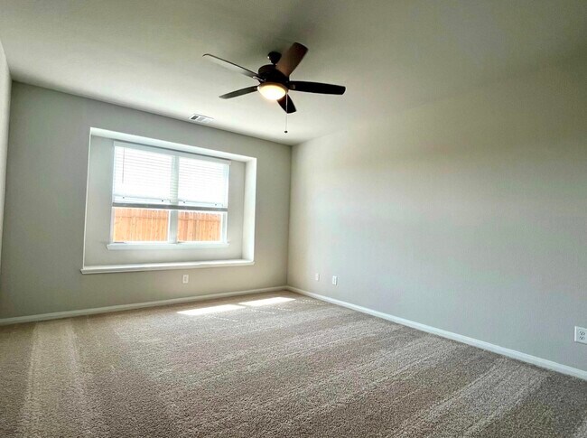 Building Photo - 4814 Blue Jacaranda Wy