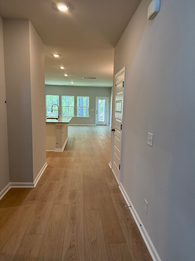 Building Photo - 119 Barefoot Dr