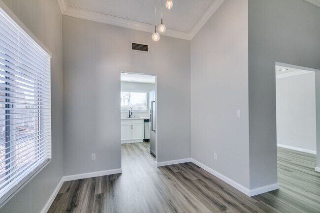 Building Photo - 8392 Gresham Dr