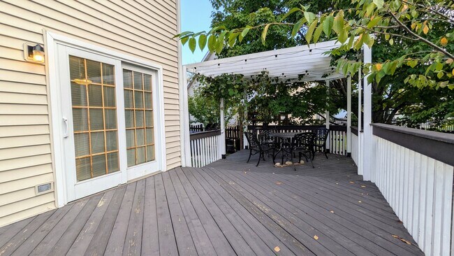 Building Photo - 14 Nicolette Ave