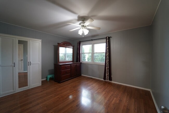 Building Photo - 807 Mansfield Ct