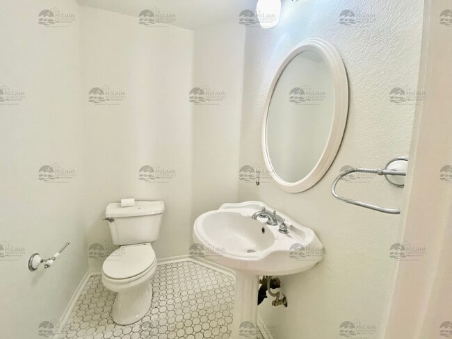 Building Photo - Beautiful 3 bedroom home with AC in The Ivey Ridge gated Community