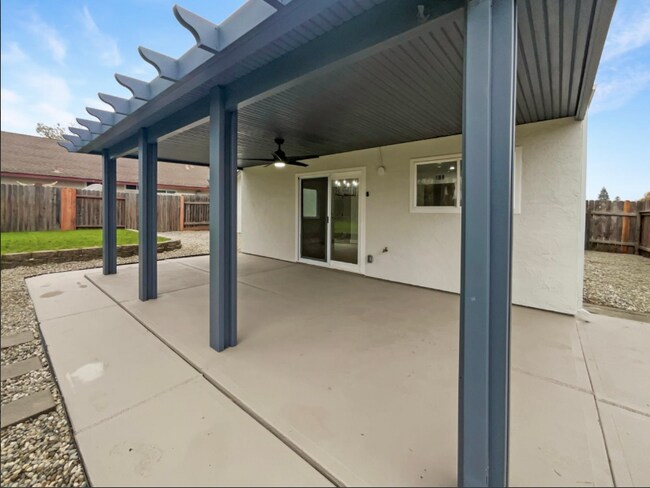 Building Photo - 7952 Summerplace Dr