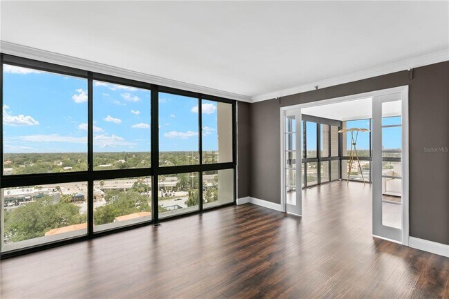 Building Photo - 3301 Bayshore Blvd