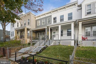 Building Photo - 1411 Montello Ave NE