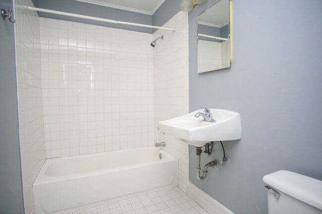 Building Photo - For Lease | Brookside | $1175 Rent