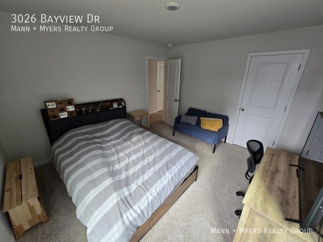 Building Photo - 3026 Bayview Dr