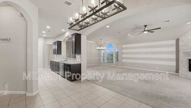 Building Photo - 842 Santa Cruz Ln