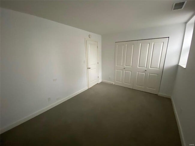 Building Photo - 5330 Pershing Ave