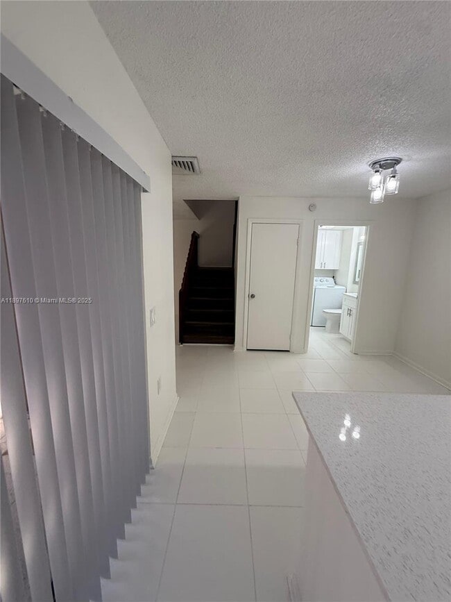 Building Photo - 738 Mill Valley Pl