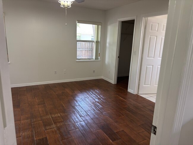 Building Photo - 505 16th Ave