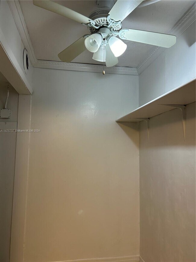 Building Photo - 1530 NE 191st St