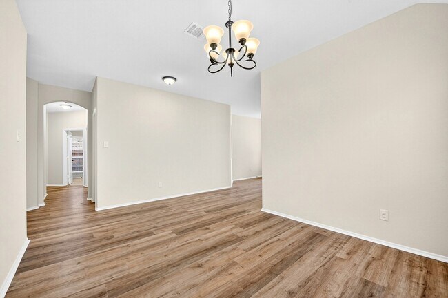 Building Photo - 217 Rugby Ln