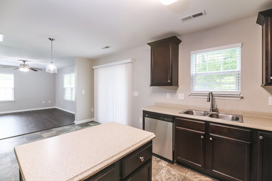 Building Photo - 8011 Spiderlily Ct