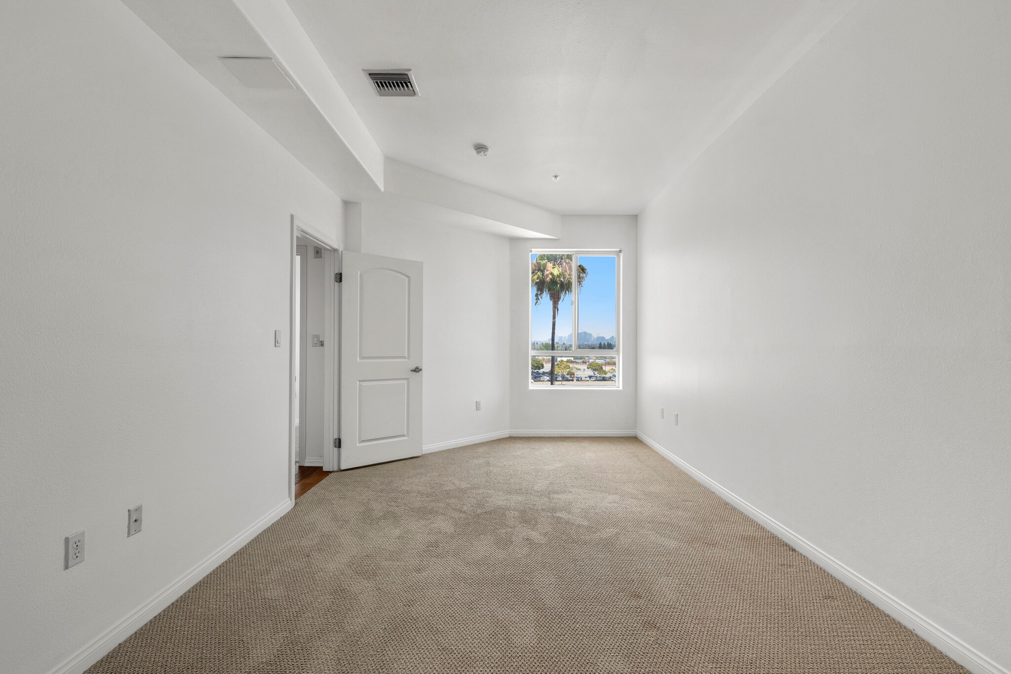 Building Photo - 3750 Santa Rosalia Dr