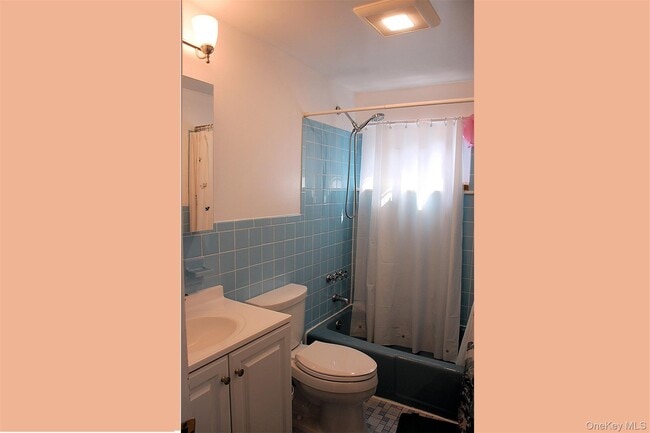 Building Photo - 18 Coralyn Ave