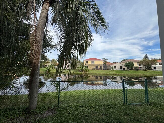 Building Photo - 1844 Capeside Cir