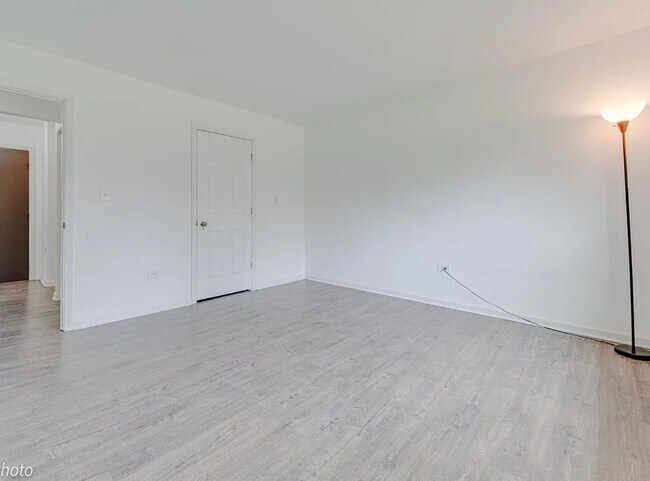 Building Photo - 7413 Brookdale Dr