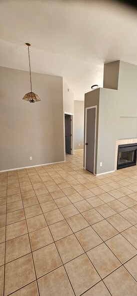 Building Photo - 3604 W Avenida Del Mar