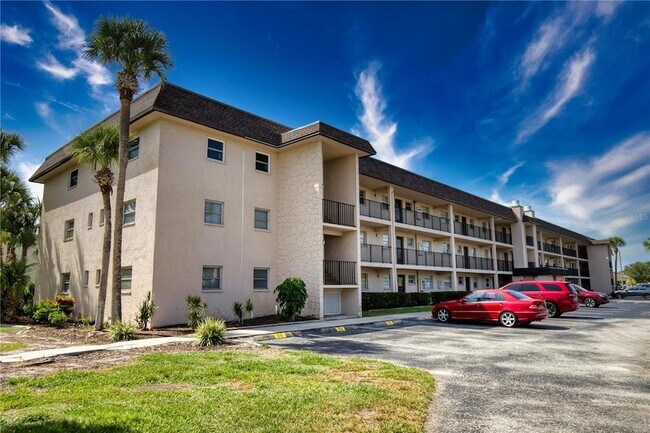 Primary Photo - 102 Capri Isles Blvd