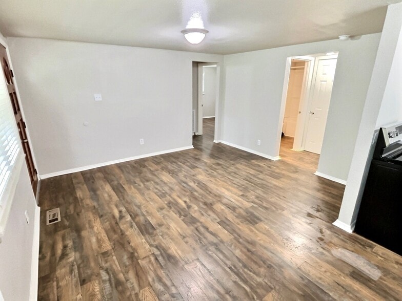 Building Photo - 411 Palmetto St