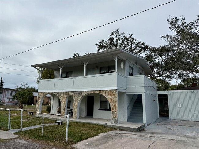 Building Photo - 691 W Harbor Dr S