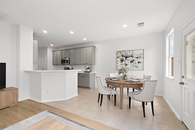 Building Photo - 16546 Cairngrove Ln