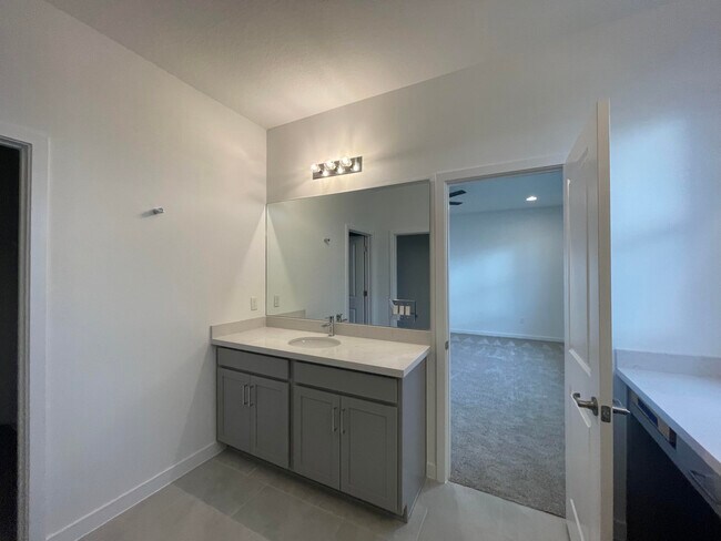 Building Photo - 8792 Antarus Dr