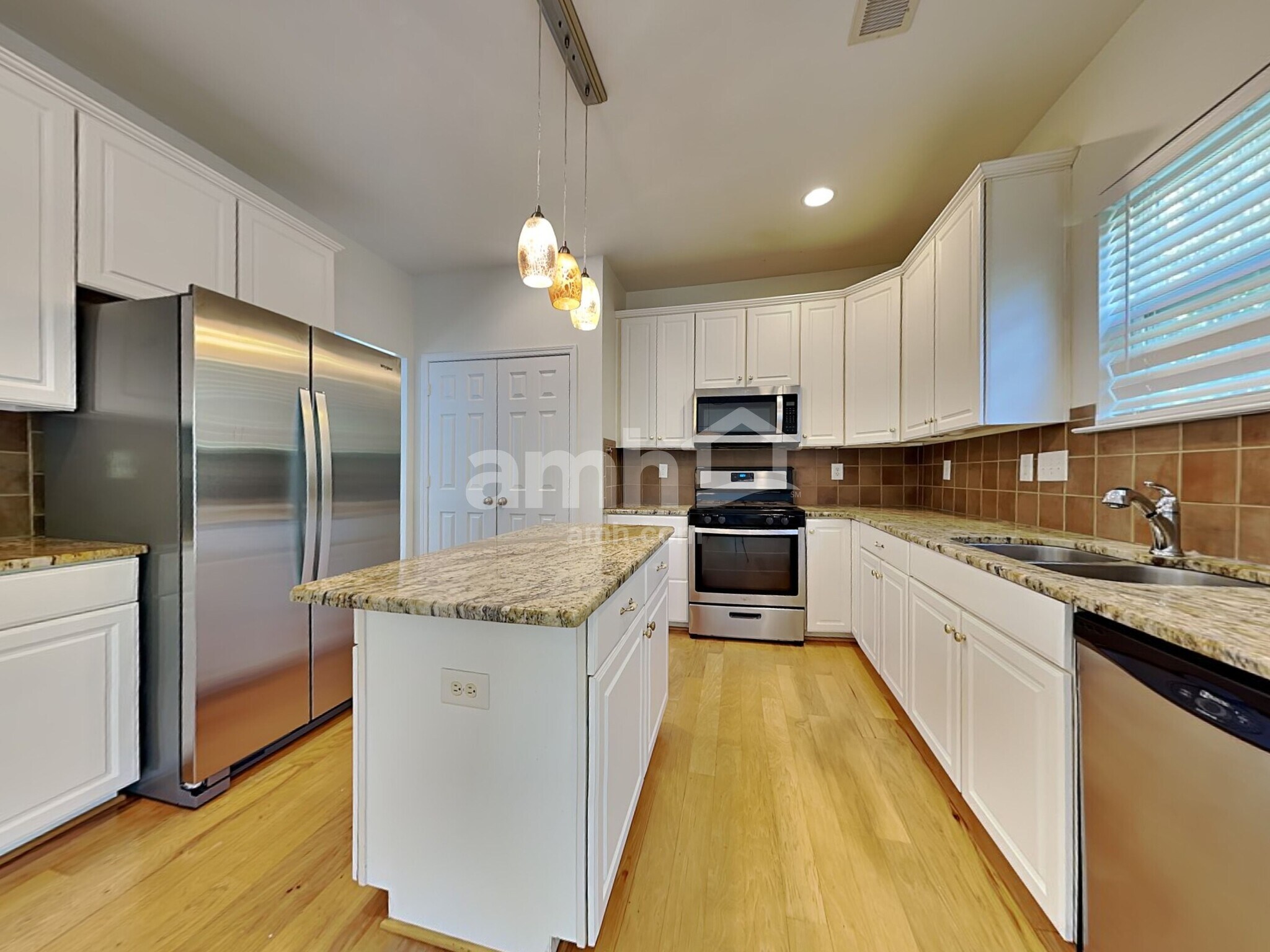 Building Photo - 12216 Palomar Dr