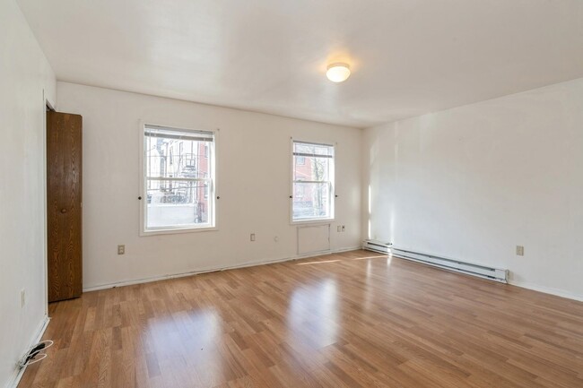 Building Photo - 112 Astor Pl