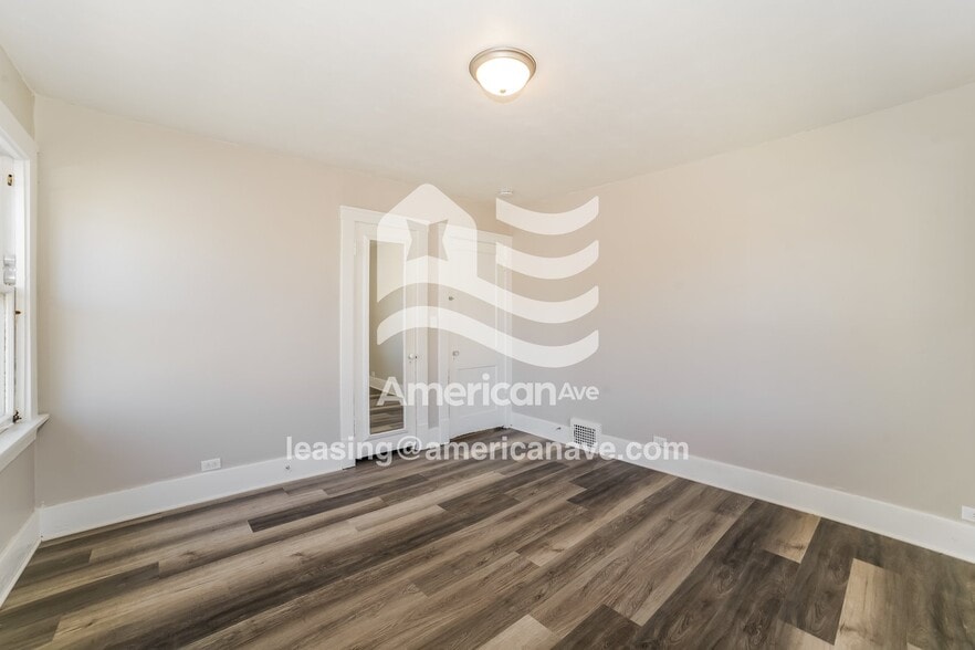Building Photo - 1214 N Douglas St