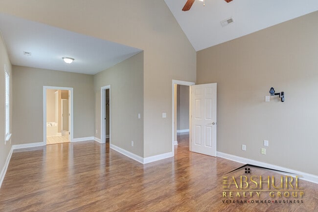 Building Photo - 325 Timber Meadow Lake