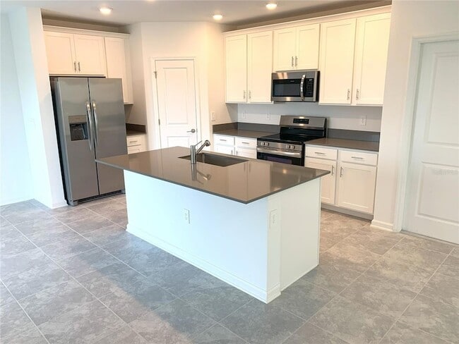 Building Photo - 2731 Runners Cir