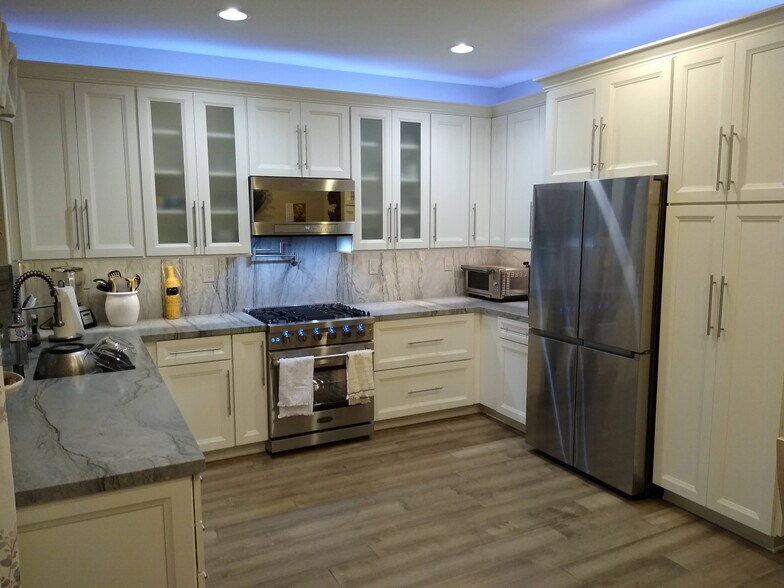 Building Photo - 3041 Rancho La Presa