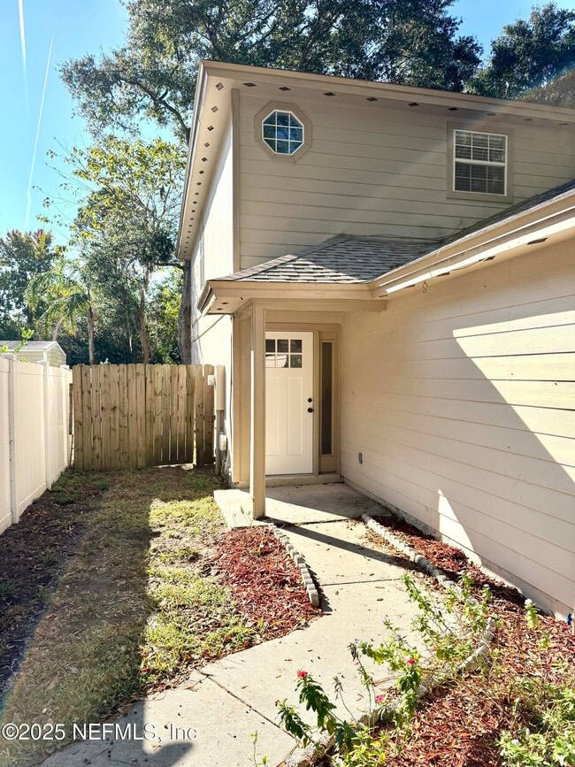 Building Photo - 452 Dutton Island Rd W