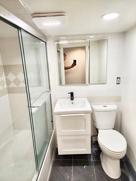 Bathroom - 54 Sherwood Rd