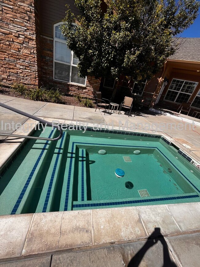 Building Photo - 2 Bed/2 Bath Condo, 17353 Wilde Avenue Uni...