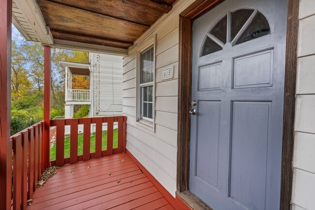 Building Photo - MOVE IN SPECIAL! SCORE HALF OFF 1ST MONTH'...