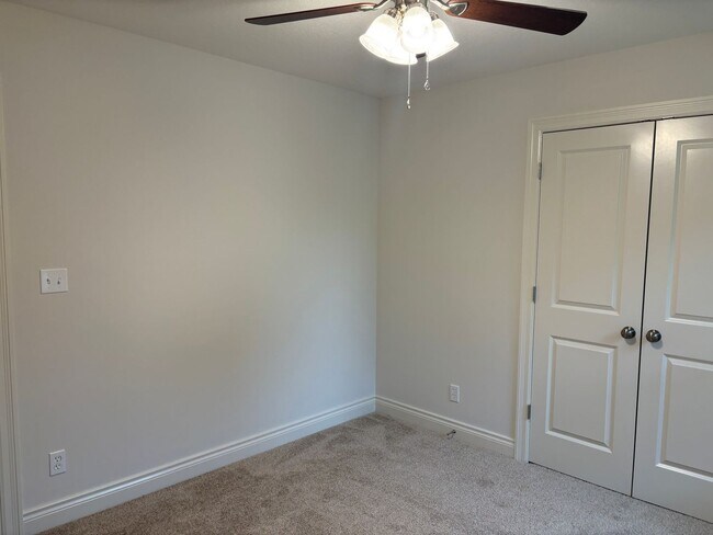 Building Photo - 14 3rd Ave