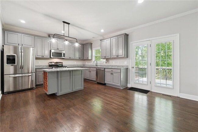 Building Photo - 425 Hearthstone Way