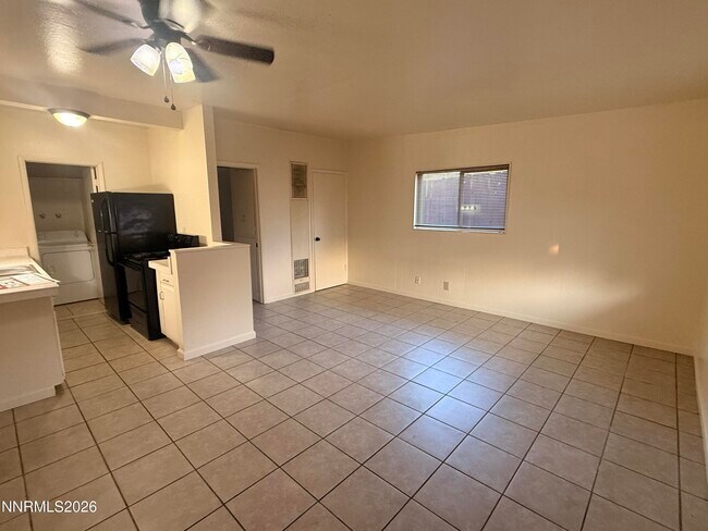 Building Photo - 3388 Smith Dr