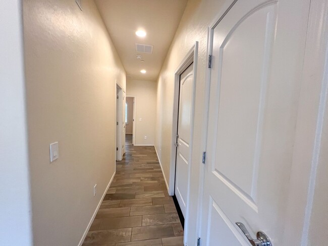 Building Photo - TOWNHOME - CLARKDALE - MOUNTAIN GATE