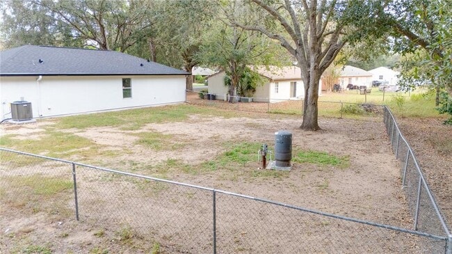 Building Photo - 20 Water Trak