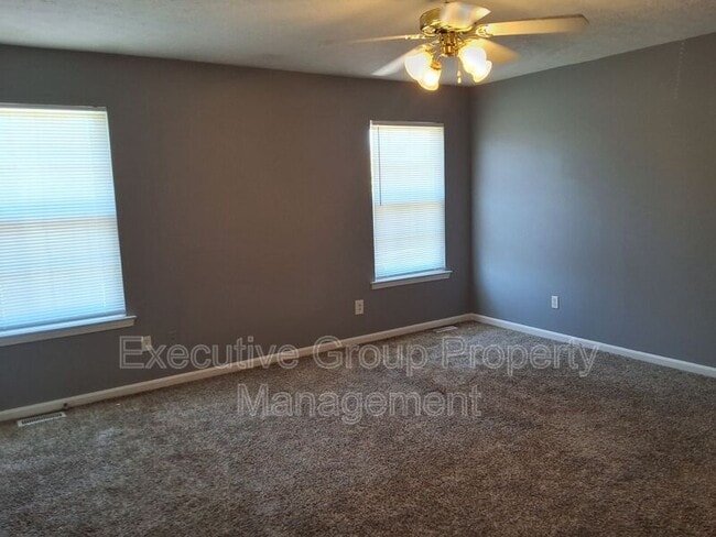 Building Photo - 145 Pointers Ct