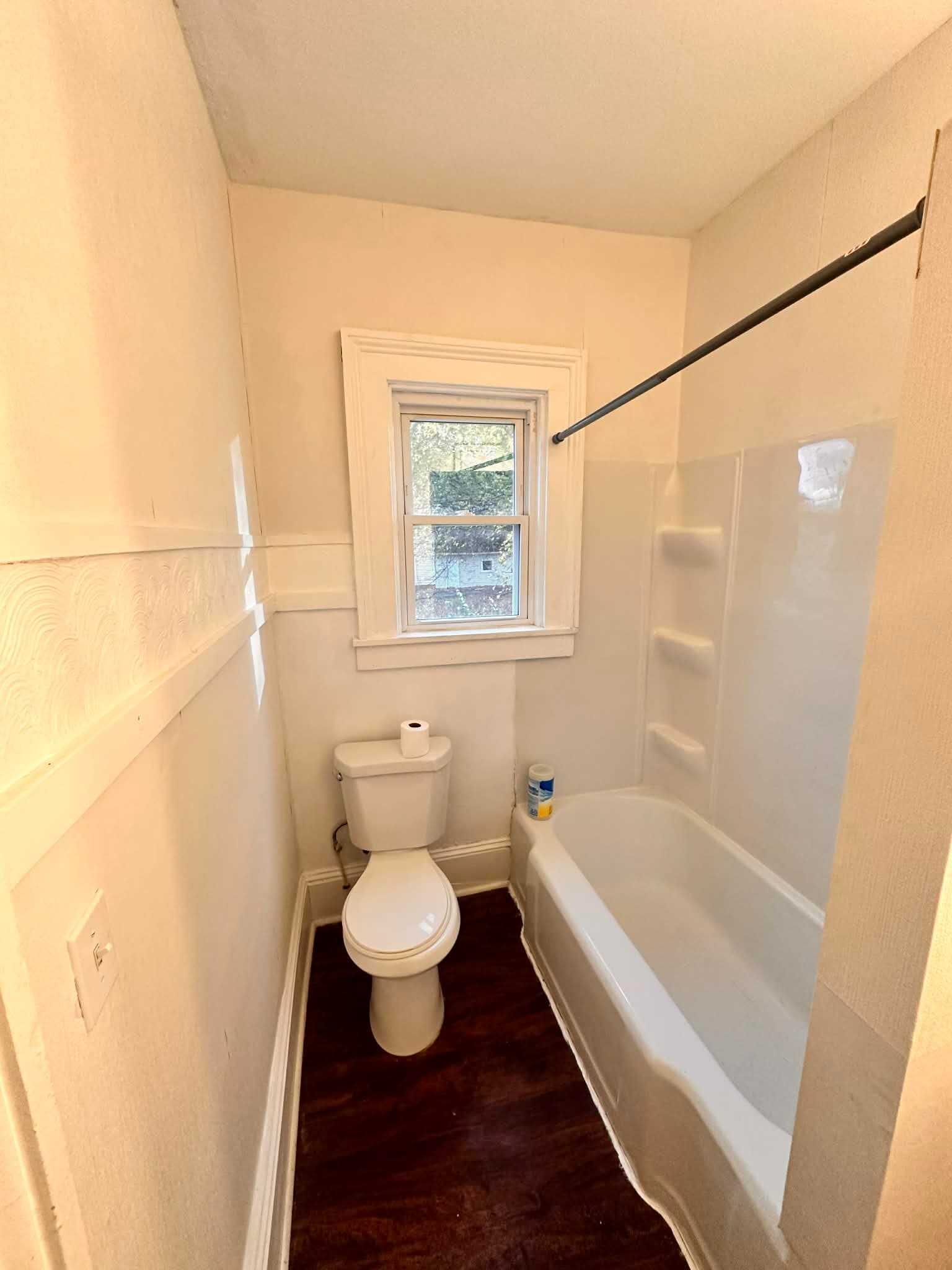 Building Photo - 1016 Haskell Ave