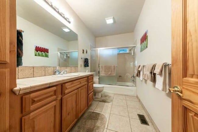 Building Photo - 11400 Thelin Dr